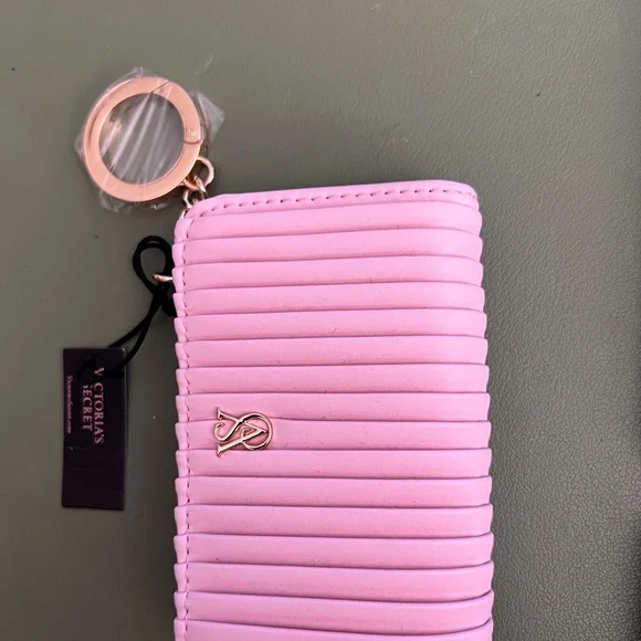 Victoria’s Secret mini keychain & ID holder - Picture 7 of 8